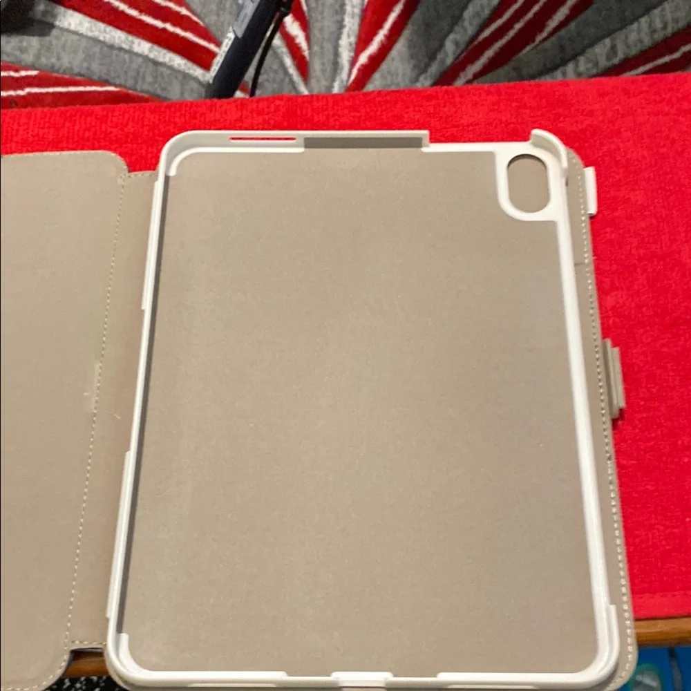 Speck Black Tablet Case